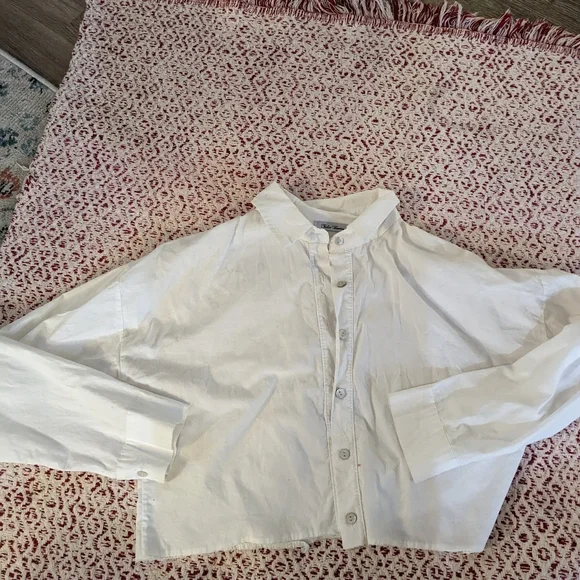 Cropped white button down. - Picture 1 of 2
